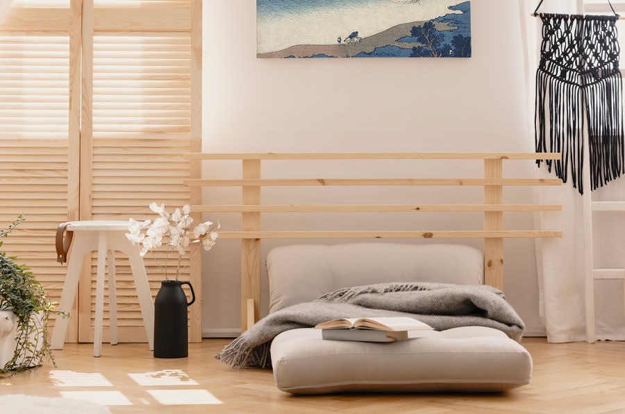 Futon singolo con testiera in legno